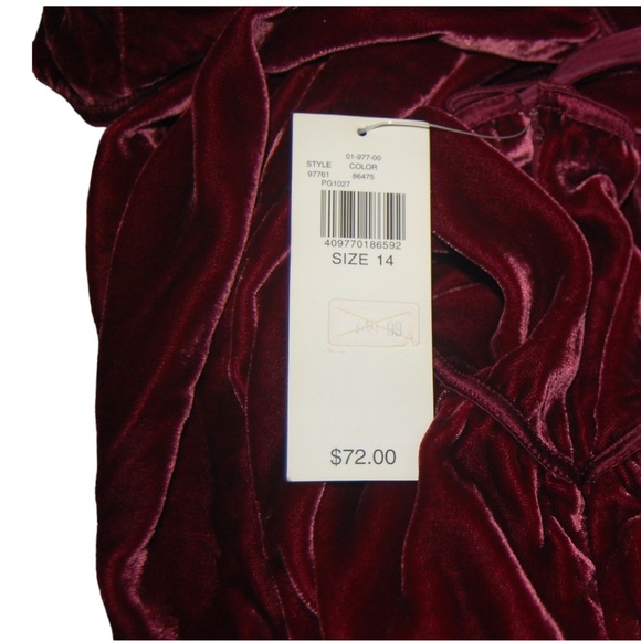 NWT beautiful crushed velvet deep burgundy color top. So soft!! - Picture 6 of 8